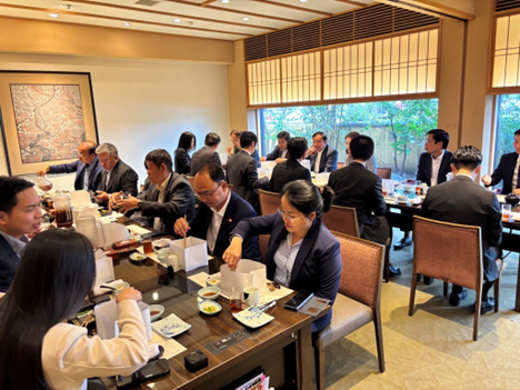 (1)	Courtesy meeting and lunch with the Governor of Ibaraki Prefecture, along with Ibaraki Prefecture officials 