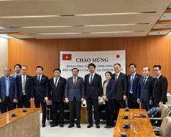 (1) Courtesy meeting and lunch with the Governor of Ibaraki Prefecture, along with Ibaraki Prefecture officials