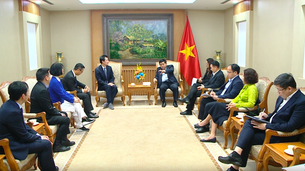Deputy Prime Minister Meets with Qualcomm Senior Vice President – April 16