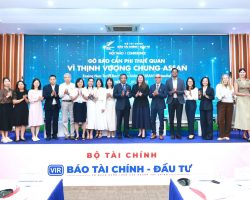 B&Company representatives and delegates at VIR seminar