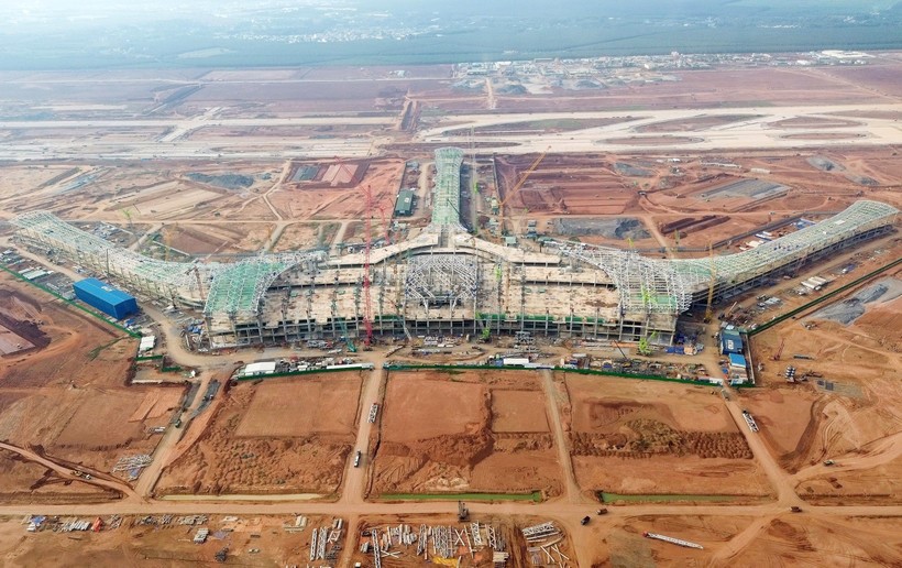Long Thanh International Airport is being rushed into construction