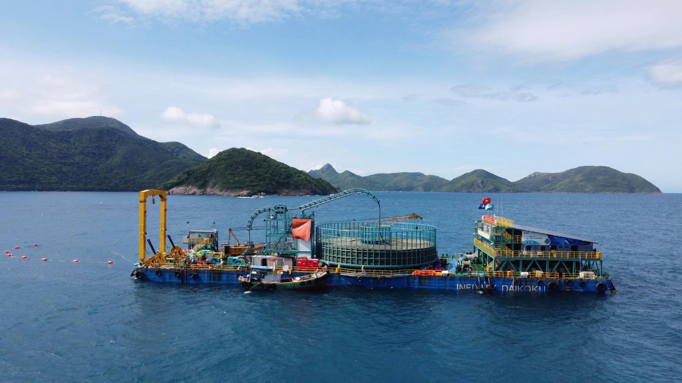 Successfully energized the project to supply electricity in Con Dao