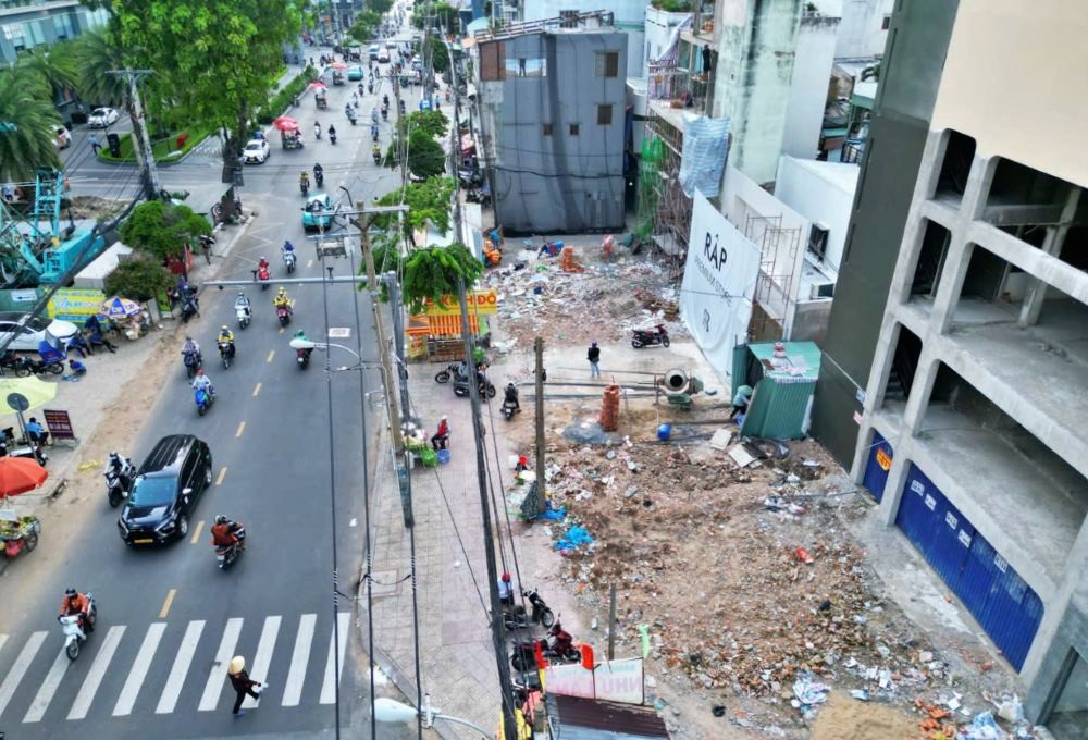 Construction site of Metro Line 2 at Dan Chu Roundabout